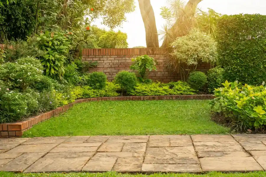 Choosing The Right Maintenance Schedule For Lawns in Conroe, TX Choosing The Right Maintenance Schedule For Lawns in Conroe, TX